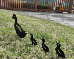 New Garden Decoration Iron Duck Family Grass Garden Decoration Metal Hollow Garden Decoration