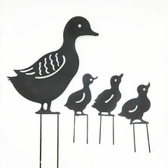 New Garden Decoration Iron Duck Family Grass Garden Decoration Metal Hollow Garden Decoration