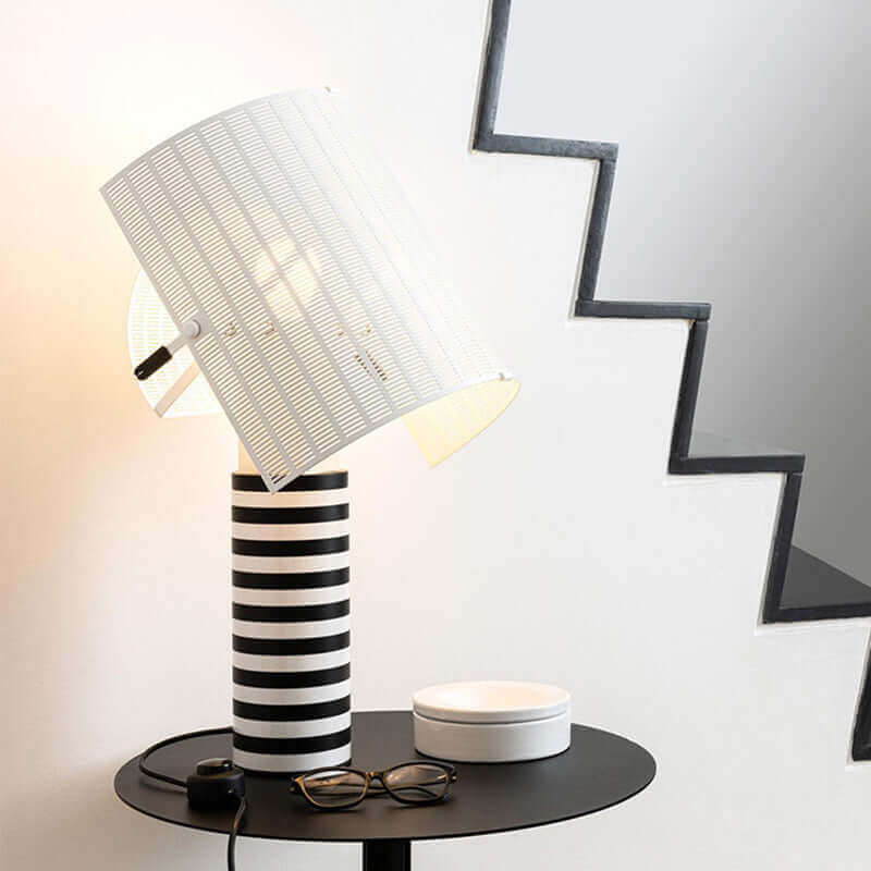 Lampe de Table artistique de luxe à rayures noires et blanches, lampe de chevet créative Post-moderne et minimaliste pour chambre à coucher