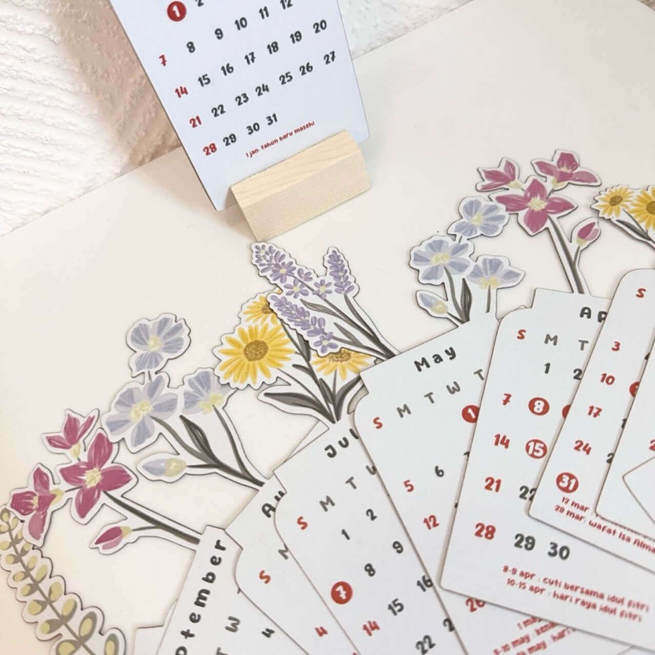 Neuer 2024Bloomy Flowers Tischkalender Tischkalender aus Holz