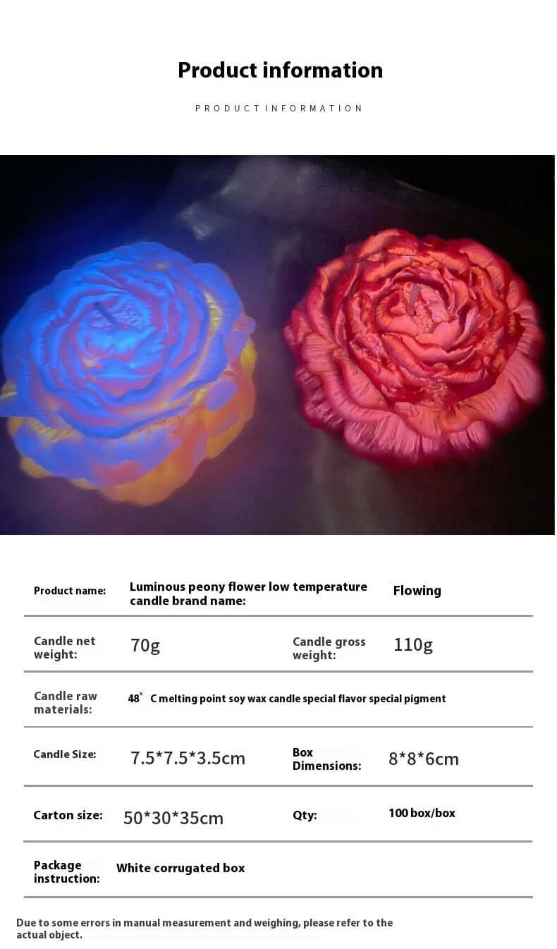 Leuchtende Fluoreszenz-Kerzen mit Pfingstrosenblüten bei niedriger Temperatur