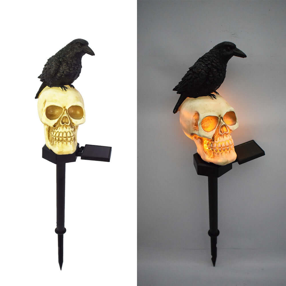 Solarbetriebene Halloween-Kürbislampe für den Außenbereich mit Geisterhand, Krähenschädel und Blumendesign