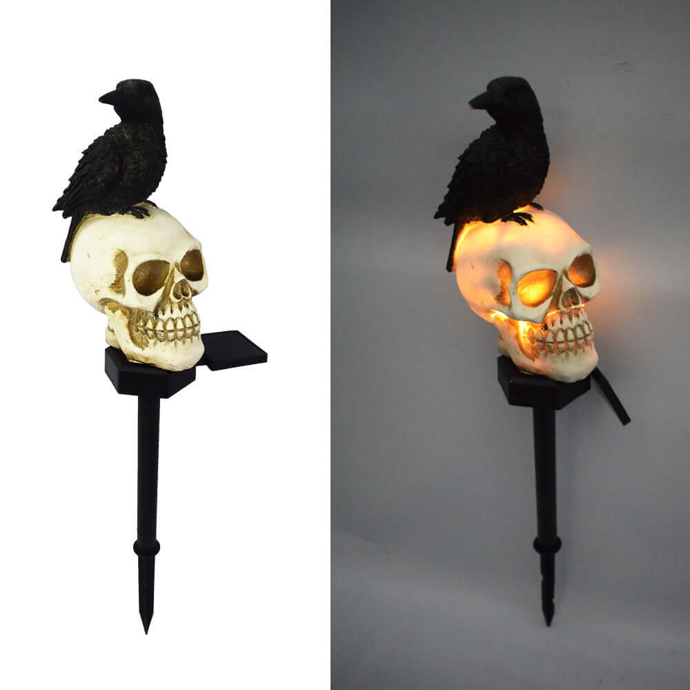 Solarbetriebene Halloween-Kürbislampe für den Außenbereich mit Geisterhand, Krähenschädel und Blumendesign