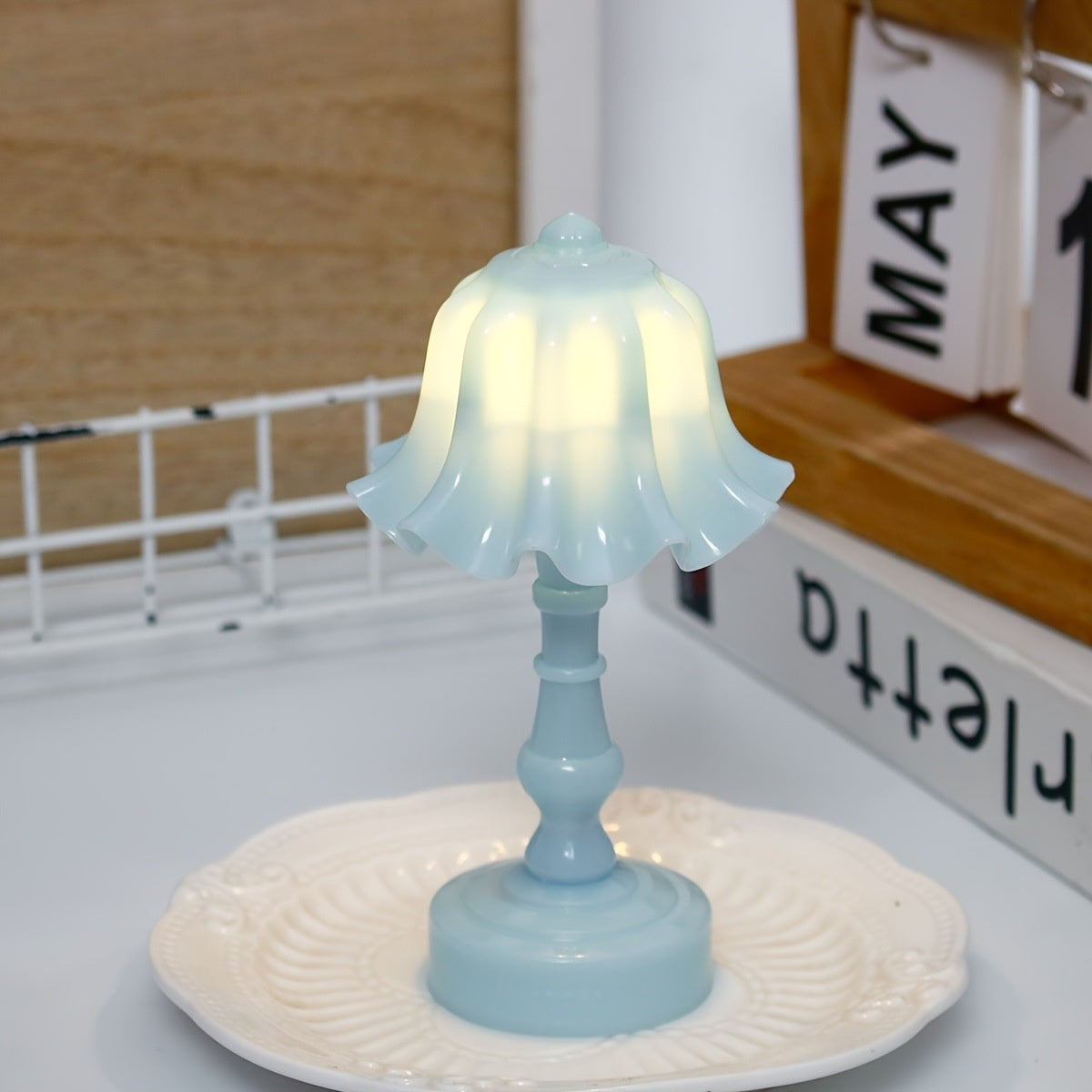 Simple Decorative Cute Table Lamp