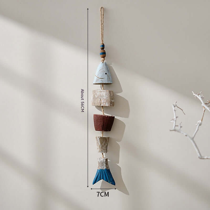 Wandbehang mit mediterranen Fischen im Retro-Stil aus Holz